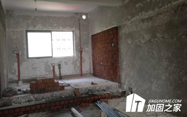 房屋出現(xiàn)裂縫，先做好判斷再施工