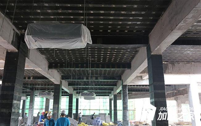 工業(yè)廠房出現(xiàn)結(jié)構(gòu)裂縫，應(yīng)該如何加固?