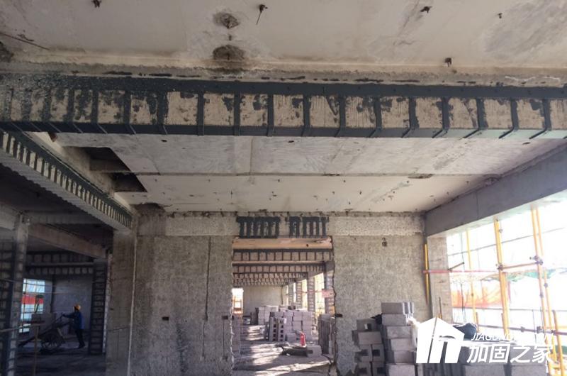 房梁開洞需謹(jǐn)慎，開洞后做好加固